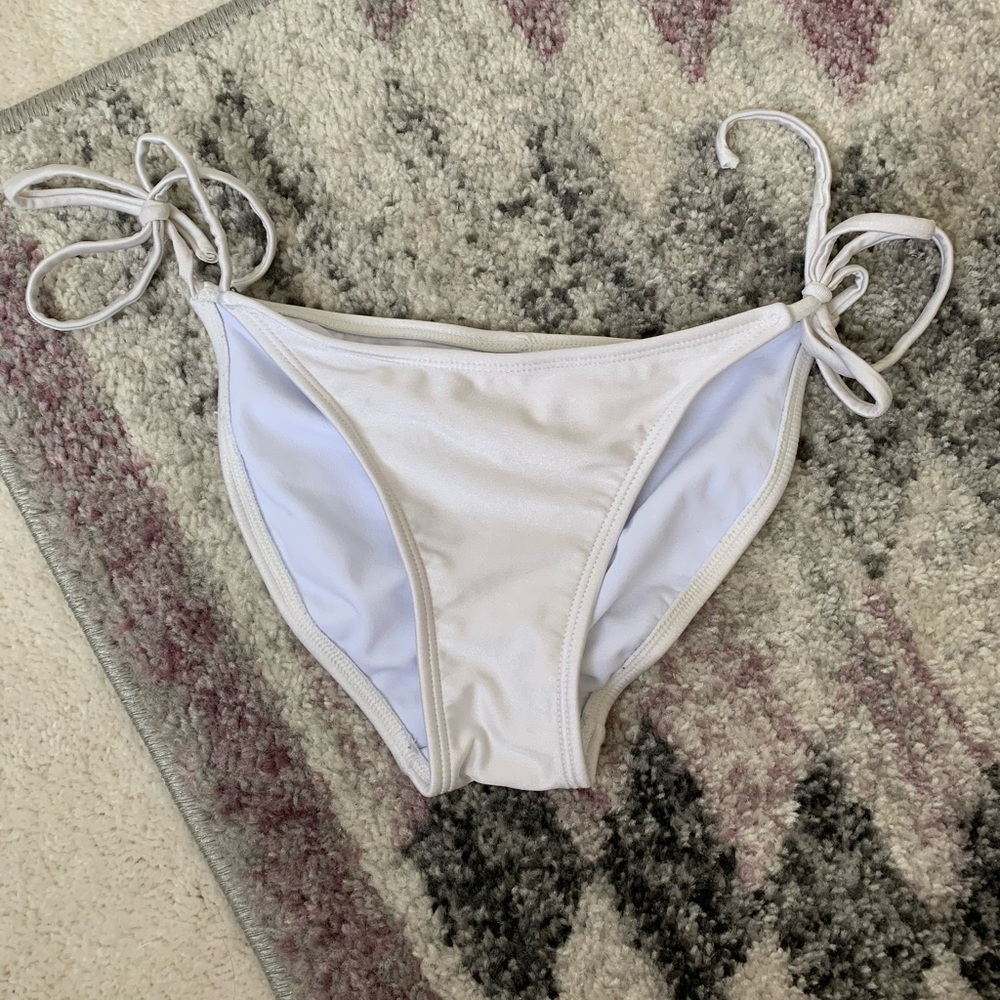 ~ white string bikini bottom (cheeky) xs